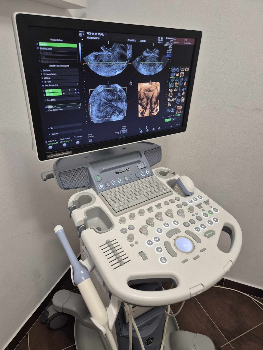 Használt GE Voluson S8 BT16 ultrahang készülék 3D hüvelyi vizsgálófejjel