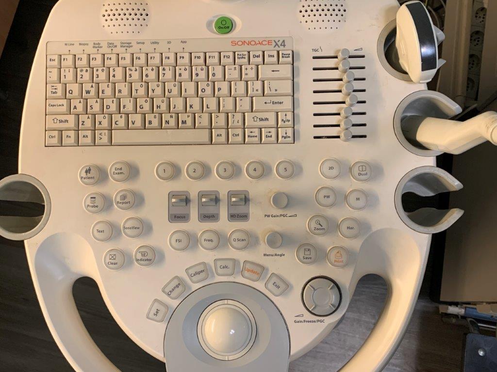 Használt SonoAce X4 két vizsgálófejjel